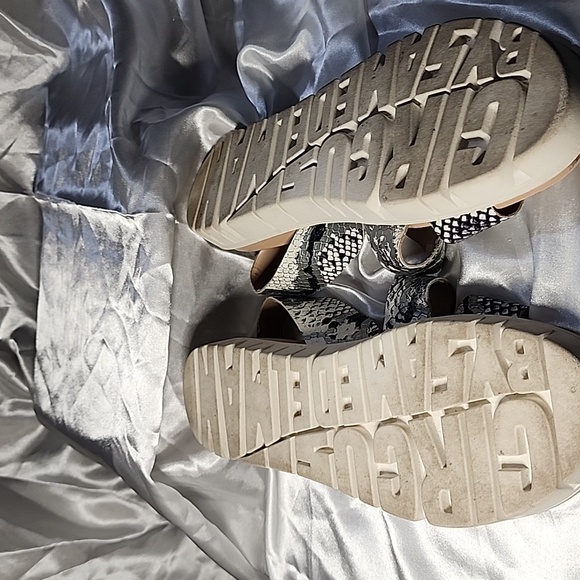 Circus by Sam Edelman Reptile Print Sandals Size 8 1/2 - Picture 7 of 7